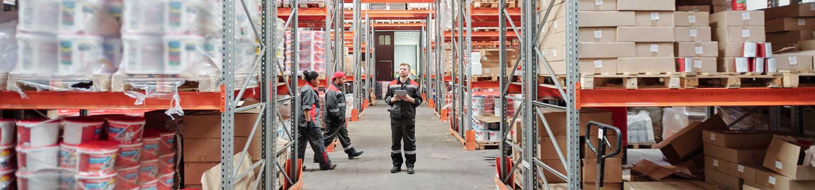 Enhance Your Warehouse Efficiency with Pallet Racks